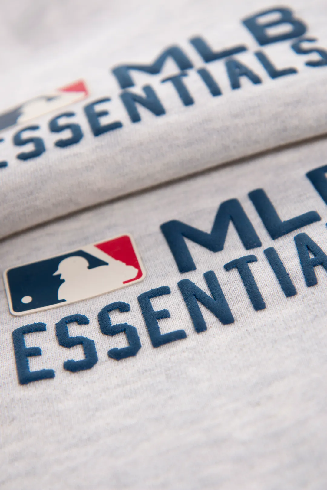 135 ESSENTIALS joint MLB pants Order number: 3396 Color: Gray MLB joint fog joint monogram sweatpants Fabric: Mainly made of pure cotton terry cloth with velvet inside, soft and thick to the touch, excellent warmth retention Technology: Cut with leggings sweatpants, with neat hem design, elastic band and drawstring at the waist MLB Logo on the thigh is offset printing process Details: All accessories are customized The level of precision can be compared with the domestic cross-border dedicated Size table: S (waist 33, trouser length 101, hip 53.5, foot 19) M (waist 35, trouser length 103, hip 55.5, foot 20) L (waist 37, trouser length 105, hip 57.5, foot 21) XL (waist 39, trouser length 107, hip 59.5, foot 22) Recommendations 172cm and below, 80-140kg S 172-177cm, 140-160kg M 177-182cm, 160-180kg L 182-187cm, 180kg XL